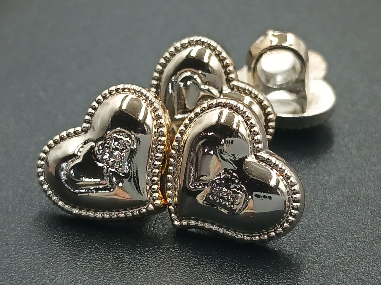 Gold Plated Decorative 20L Downhole Heart Button