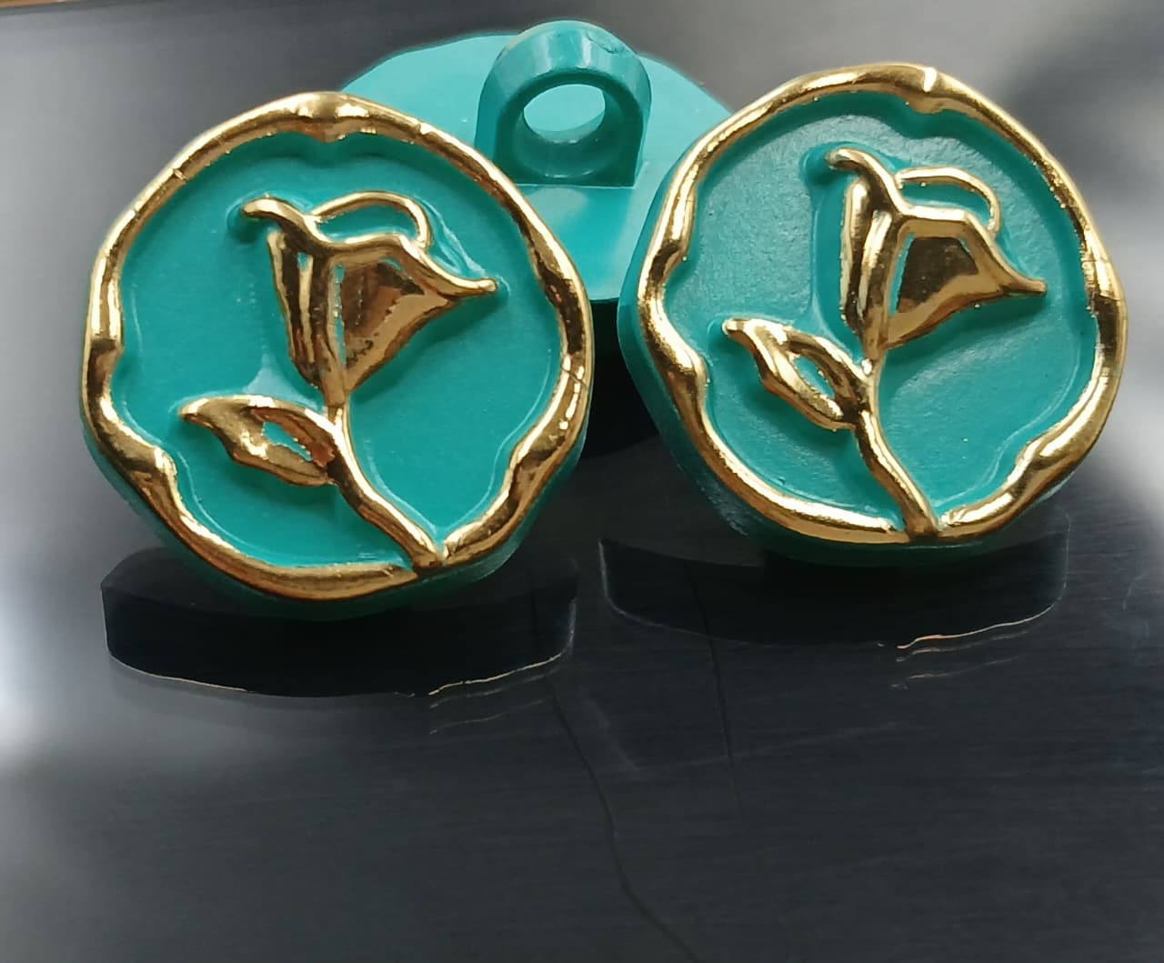 Deep Green & Golden Rose Design  Downhole Button 28L