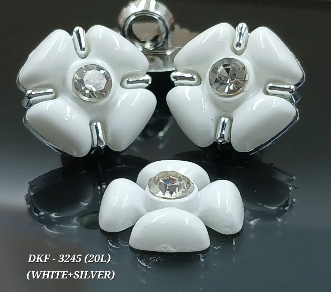 White & Silver Flower Shape 20L Downhole Polyester Buttons