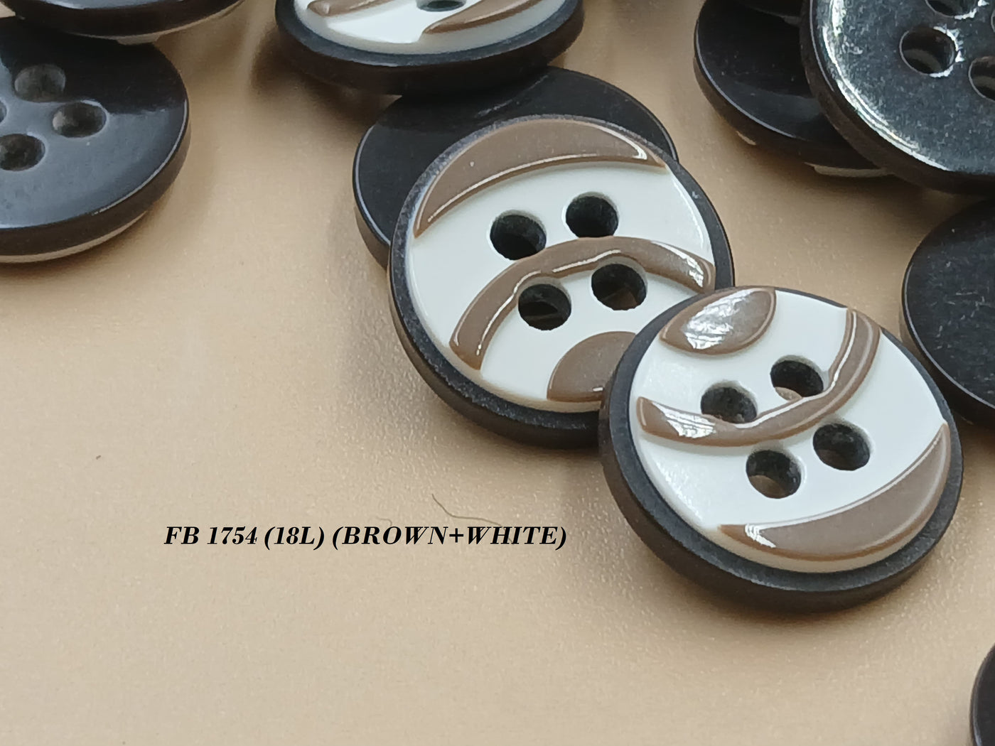 Brown & White Circular 4 Hole Polyester Buttons 18L