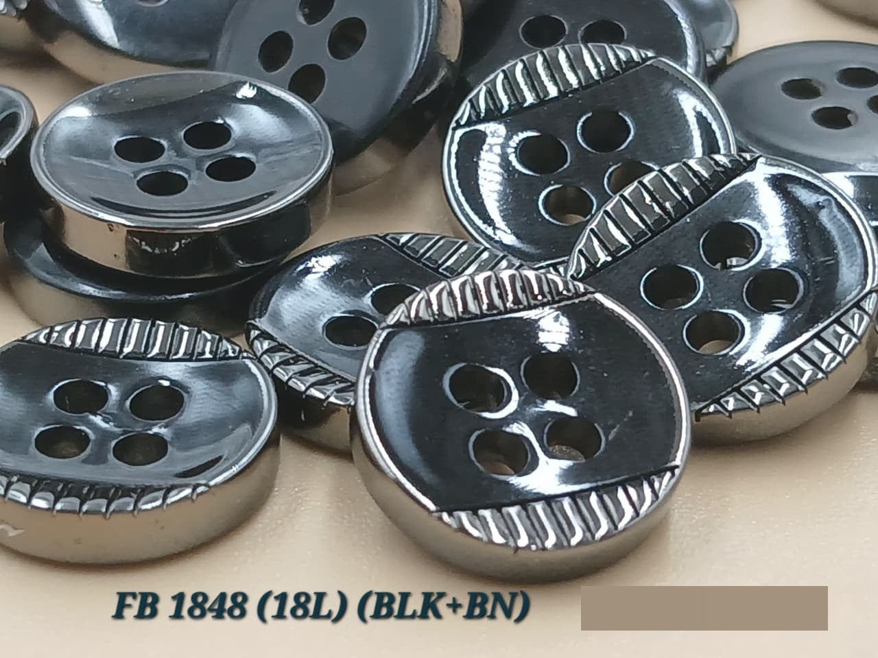 Black And Bn Circular 18L Four Hole Polyester Buttons