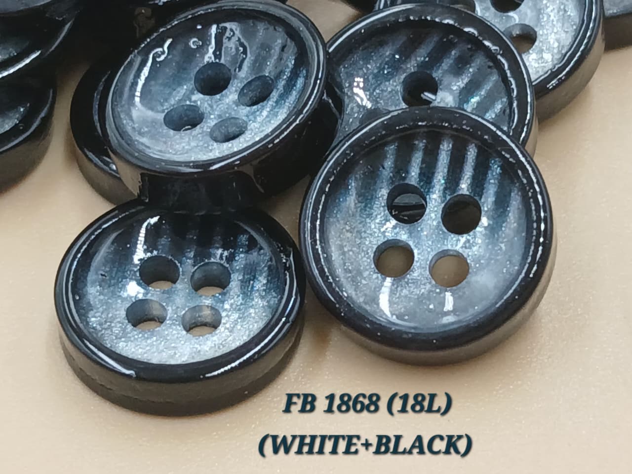 White And Black Circular 18L Four Hole Polyester Buttons
