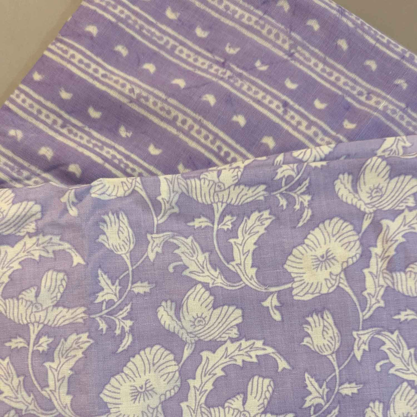 Violet & White Floral / Traditional Cotton Fabric Combo