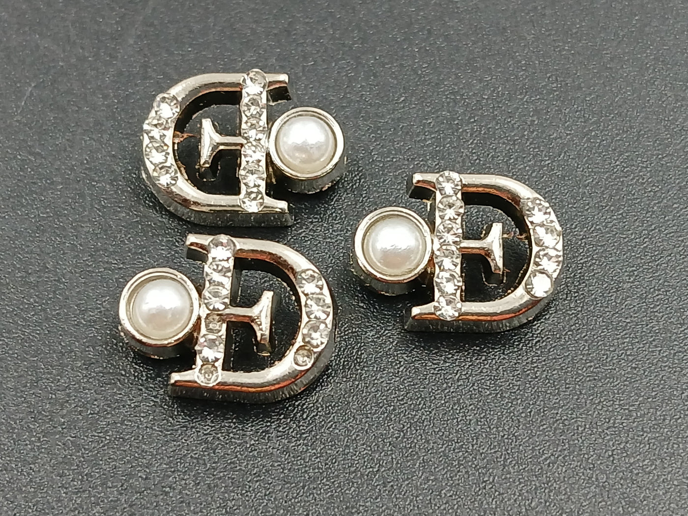 Nickle Stone ''D'' Shape Badges