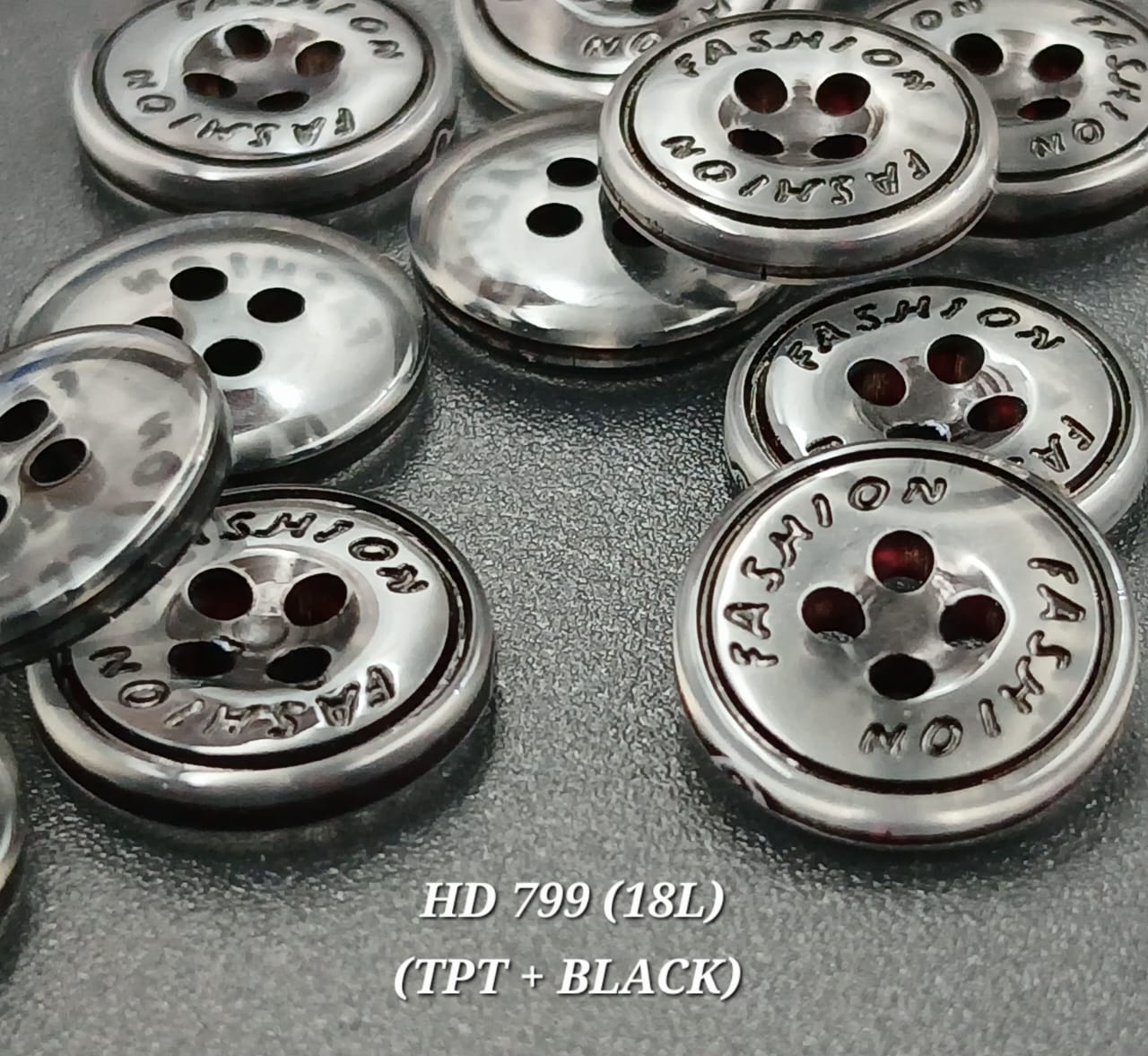 Silver-Rim Black-Core Fashion 18L 4Hole Buttons