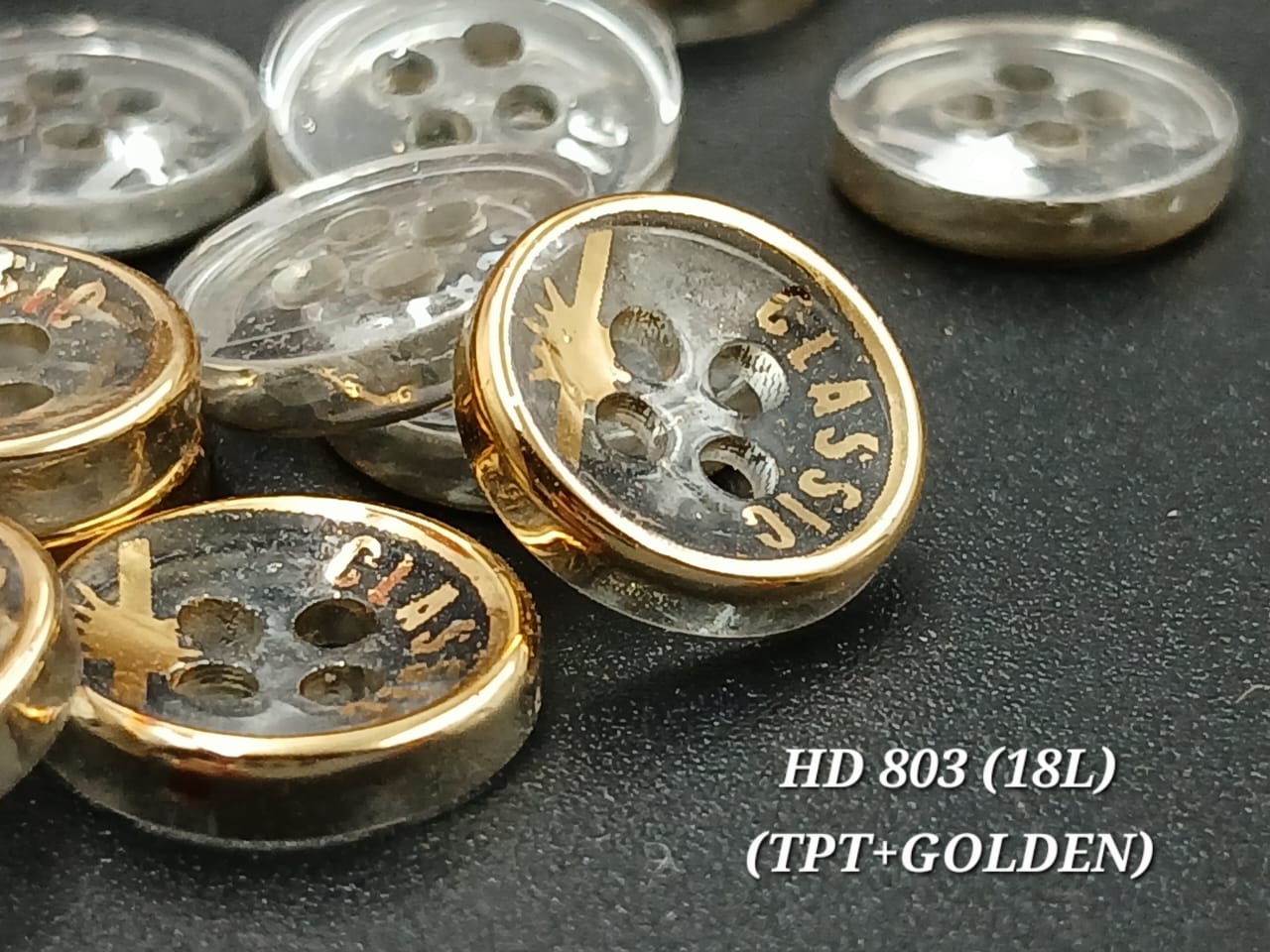 Luxe Gold-Rim Clear 18L 4Hole Button