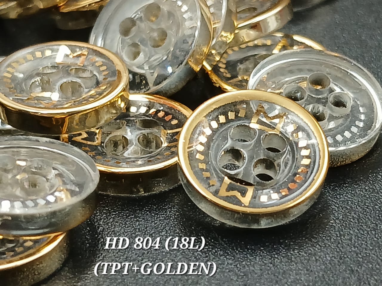 Luxe Gold-Rim Clear 18L 4Hole Button