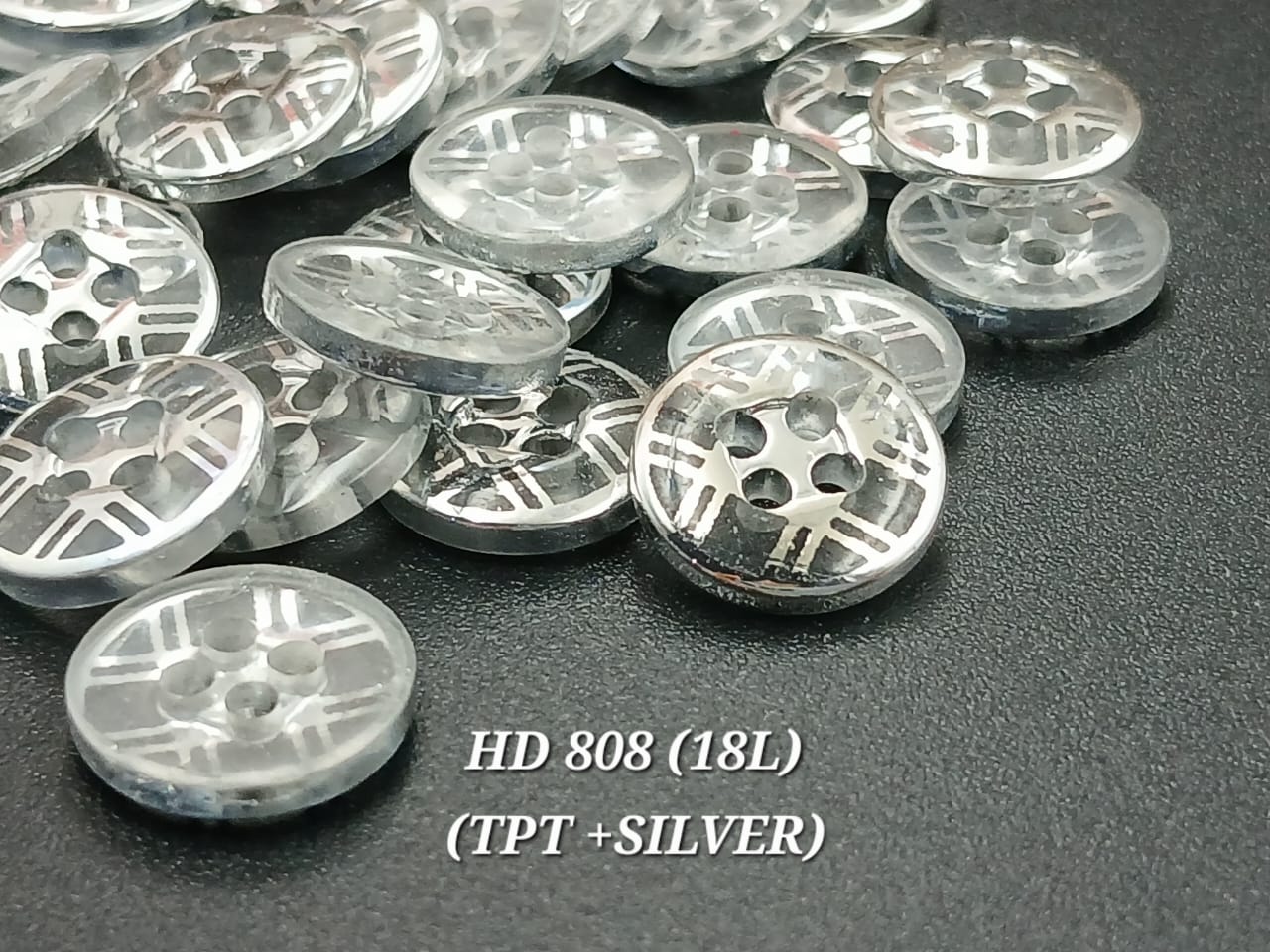 Silver Grid Accent 18L 4Hole Buttons