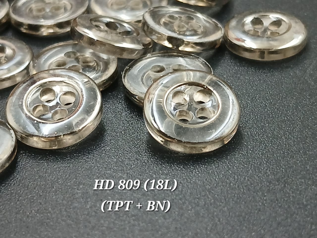 Warm-Tone Clear Accent 18L 4Hole Buttons