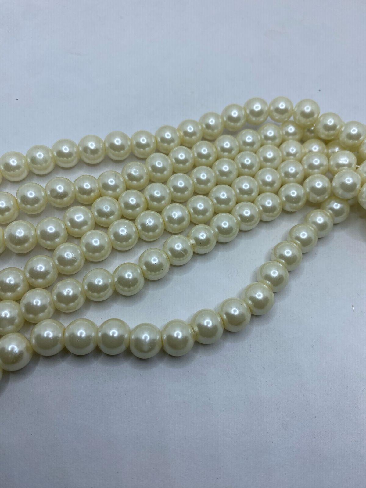 White Pearl Spherical Glass Beads