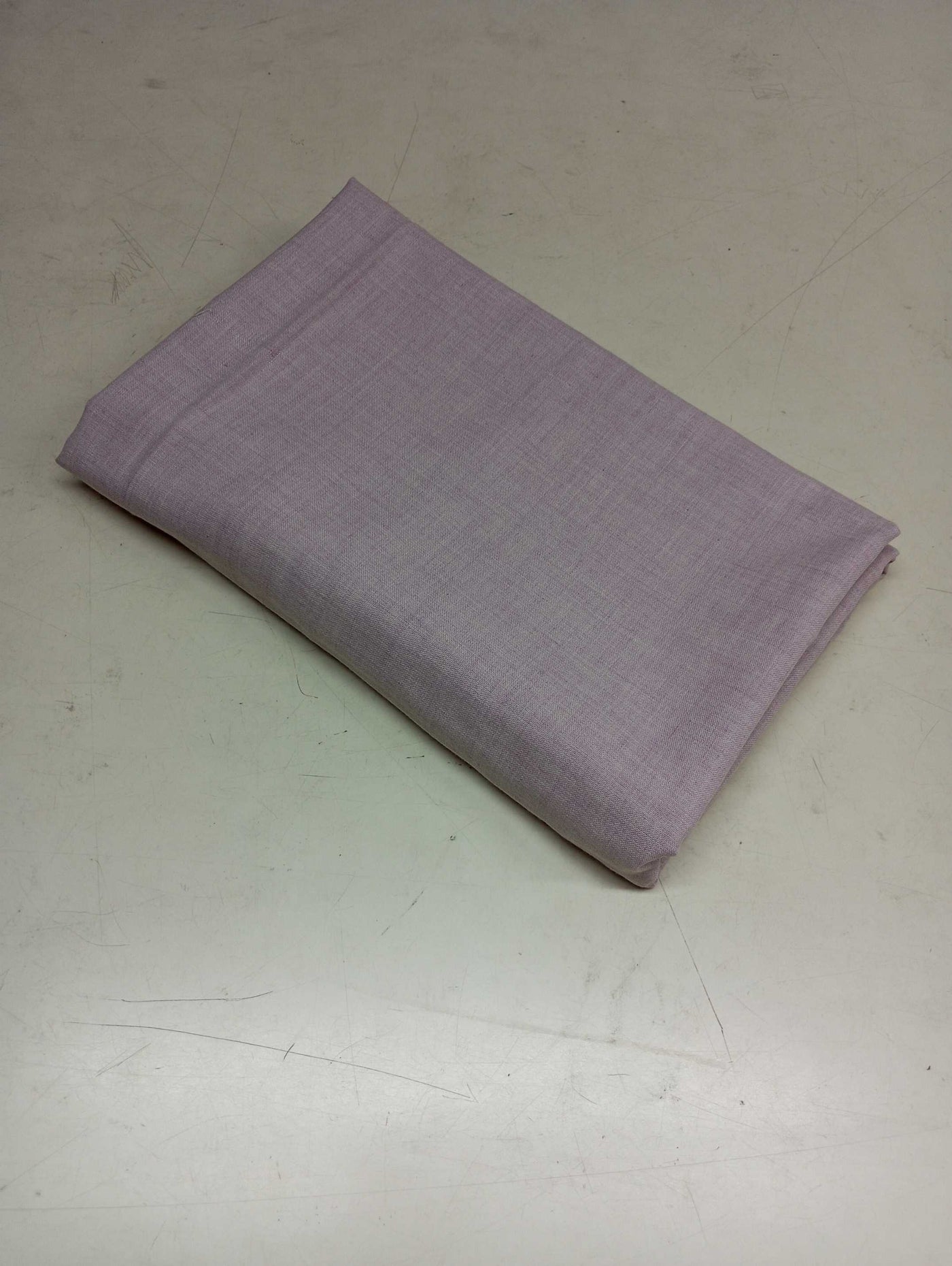 हल्के भूरे रंग का सादा धागा रंगा हुआ सूती कपड़ा