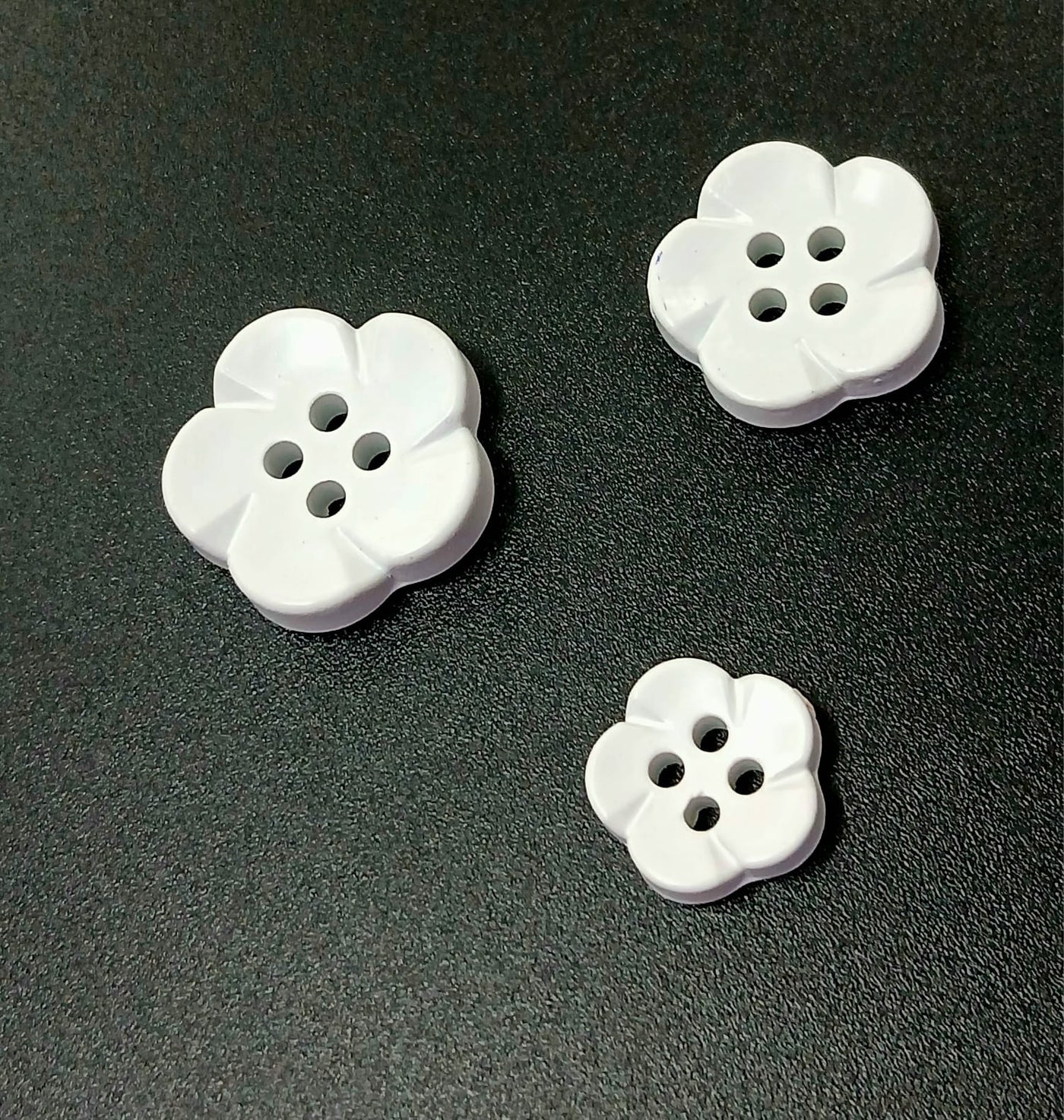 White Flower Shape Four Hole Polyester Buttons