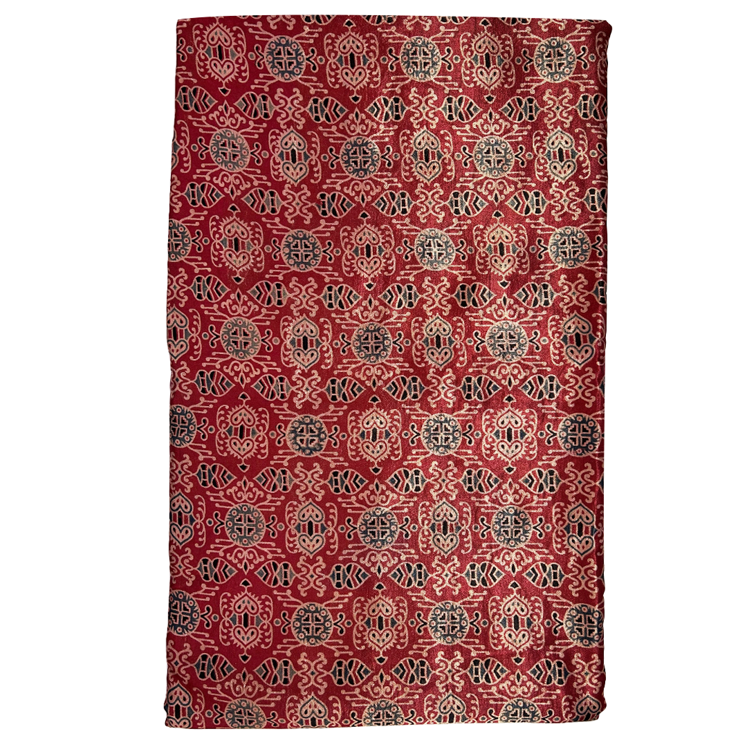 मैरून पारंपरिक मुद्रित अजरख मशरू सिल्क कपड़ा