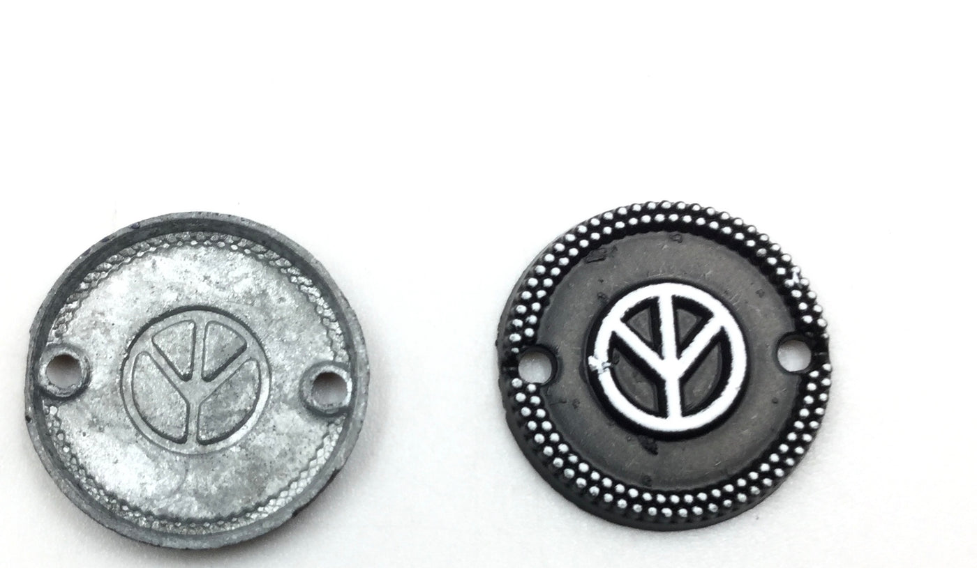 Black & White Round Shaped Metal Patches (Wholesale)