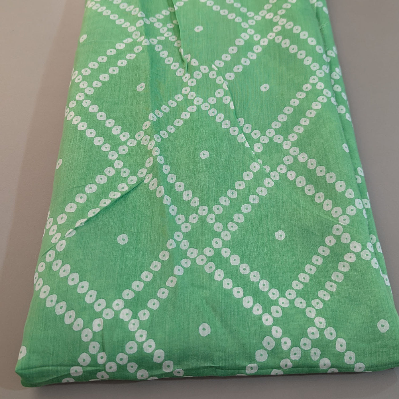 Precut of 2.5 Meters Of Green & White Geometric Printed Viscose Muslin Silk Fabric