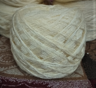 Cream ivory Multi Threaded Wool Yarn