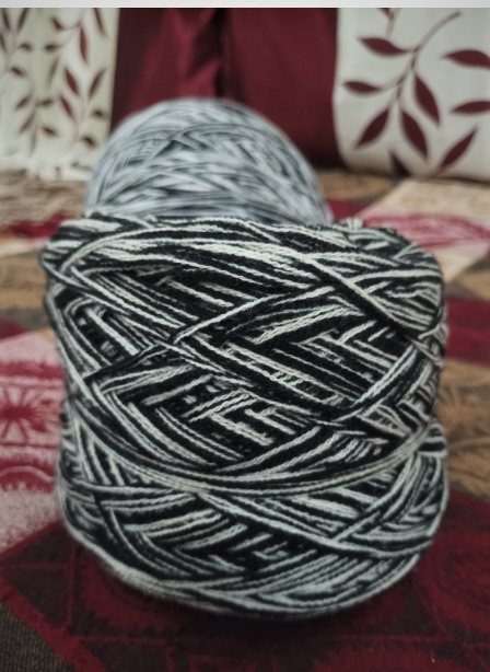 White & Black Wool yarn