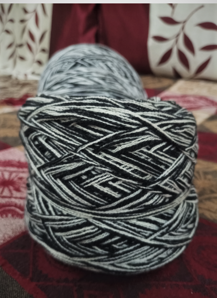 White & Black mixture Wool yarn