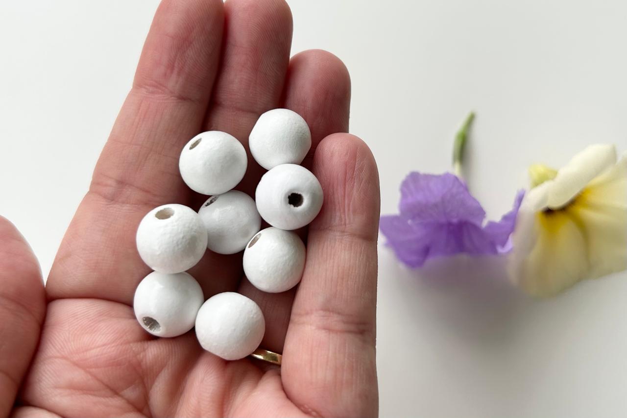 White Round 2 Hole Wooden Beads