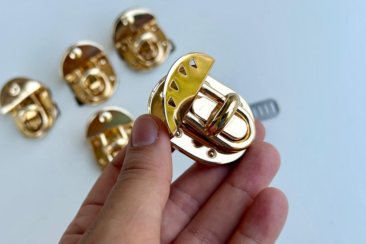 Golden Bag Twist Lock (Type 2)