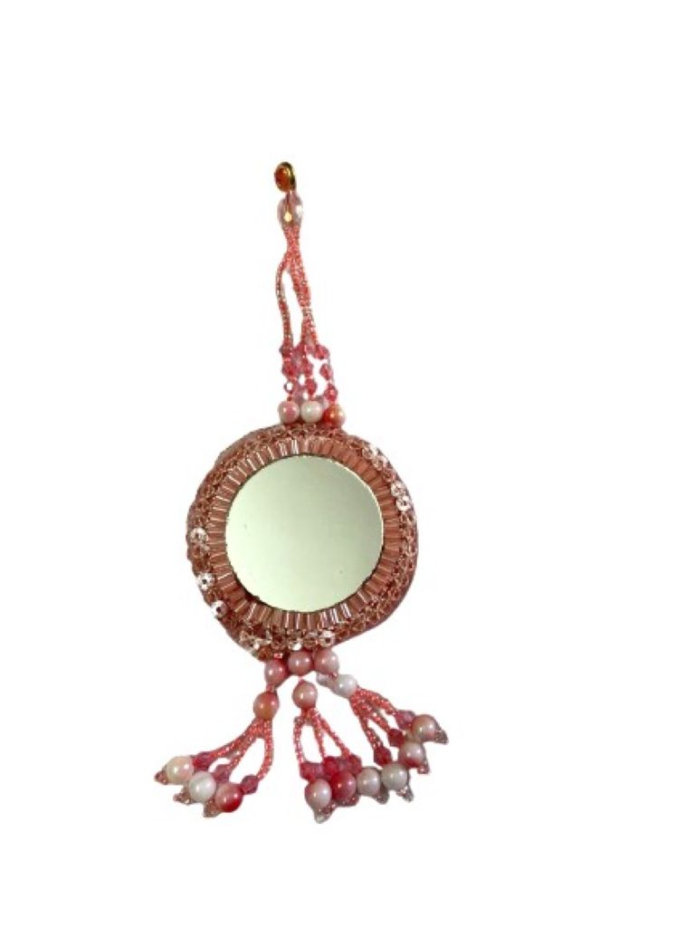 Pastel Pink Chid And Mirror latkan.