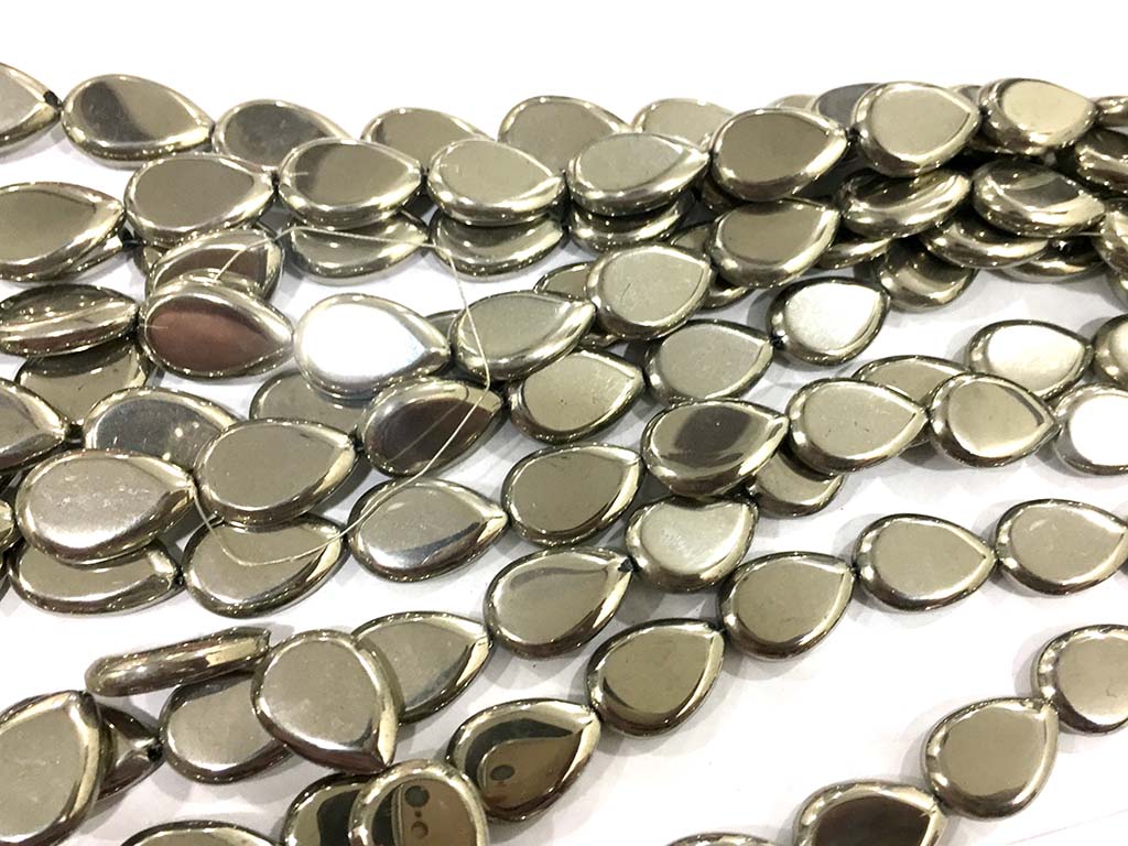 silvermetallicdropshapedglassbeads