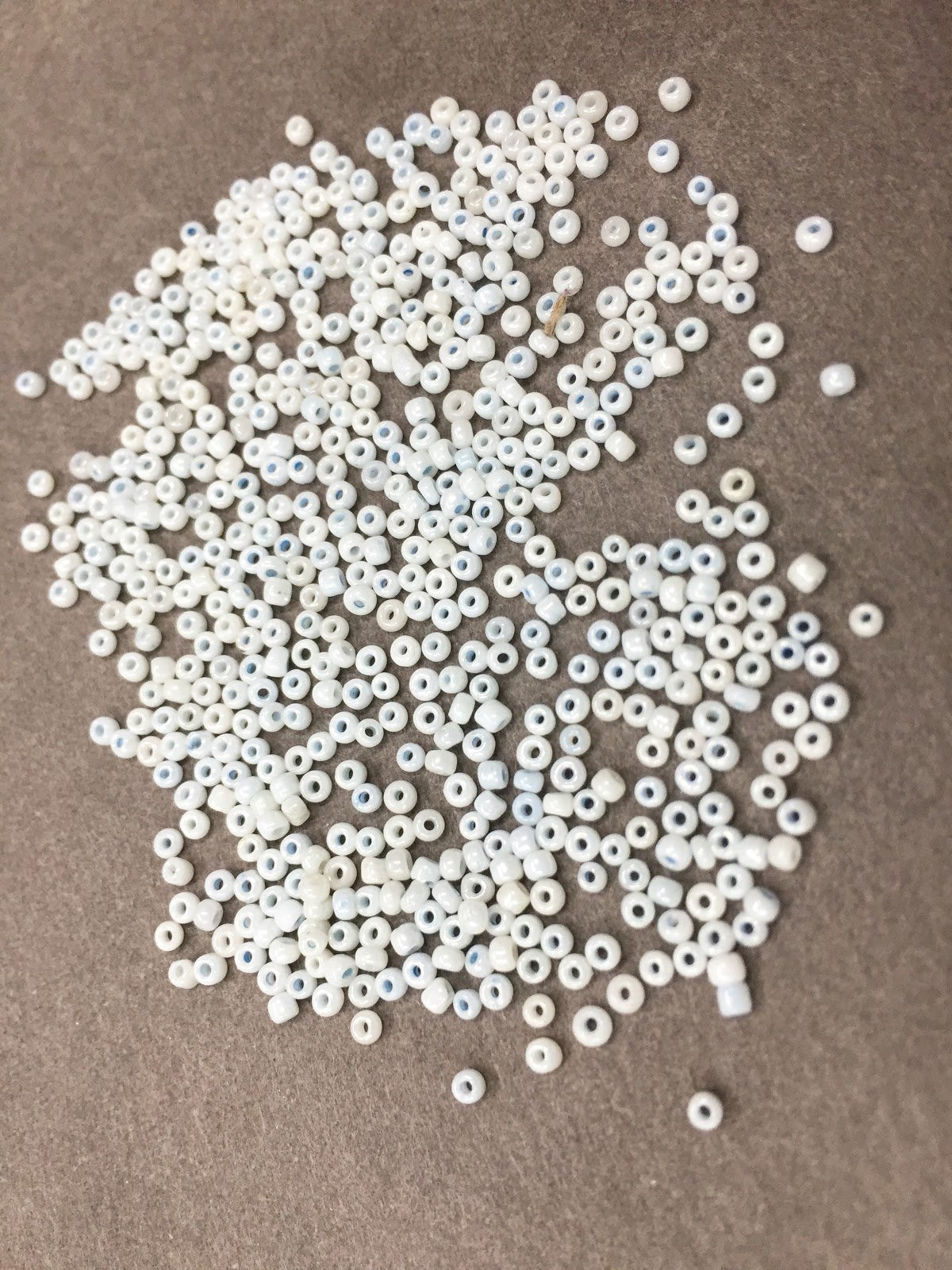 premium-light-blue-lustre-round-rocaille-seed-beads-11-0