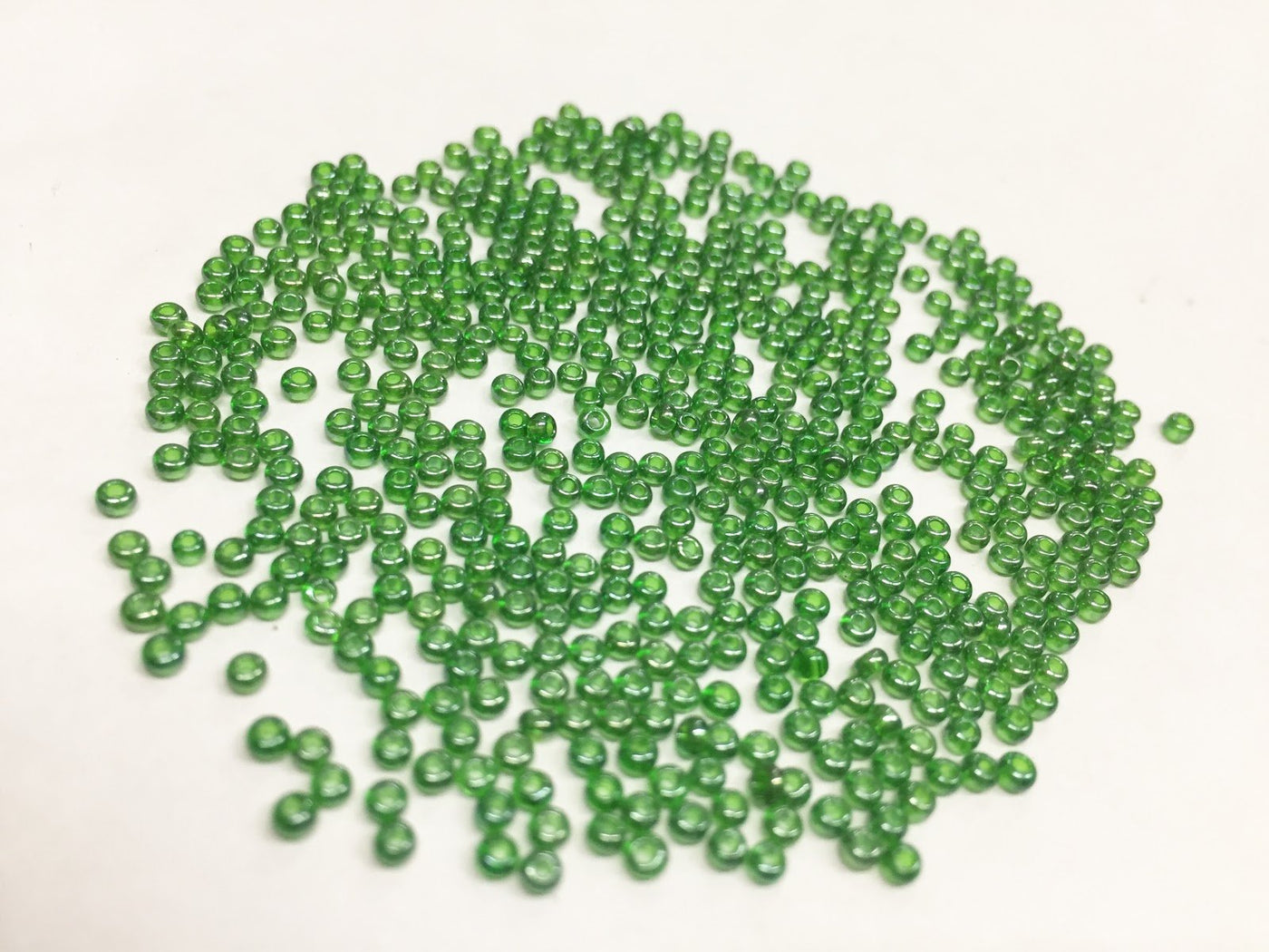 premium-green-transparent-lustre-round-rocaille-glass-beads-11-0