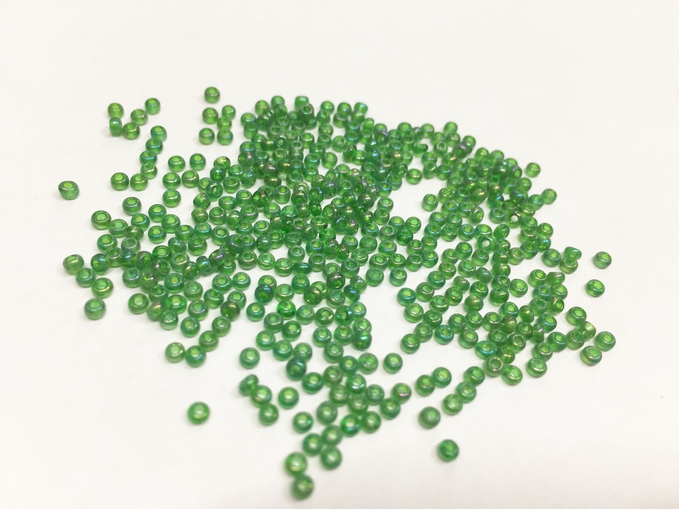 premium-green-transparent-round-rocaille-glass-beads-11-1