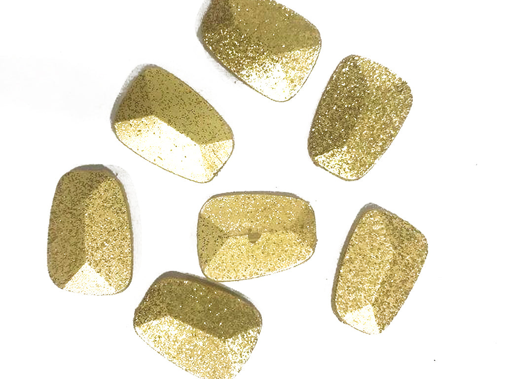 uneven-rectangular-shaped-golden-plastic-beads