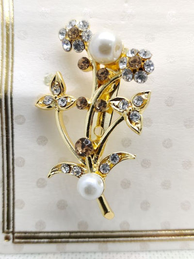 golden-bouquet-design-with-pearl-brooch