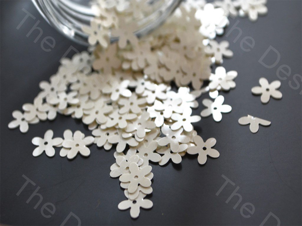 Matte White Flower Shaped Plastic Sequins (1581781811234)