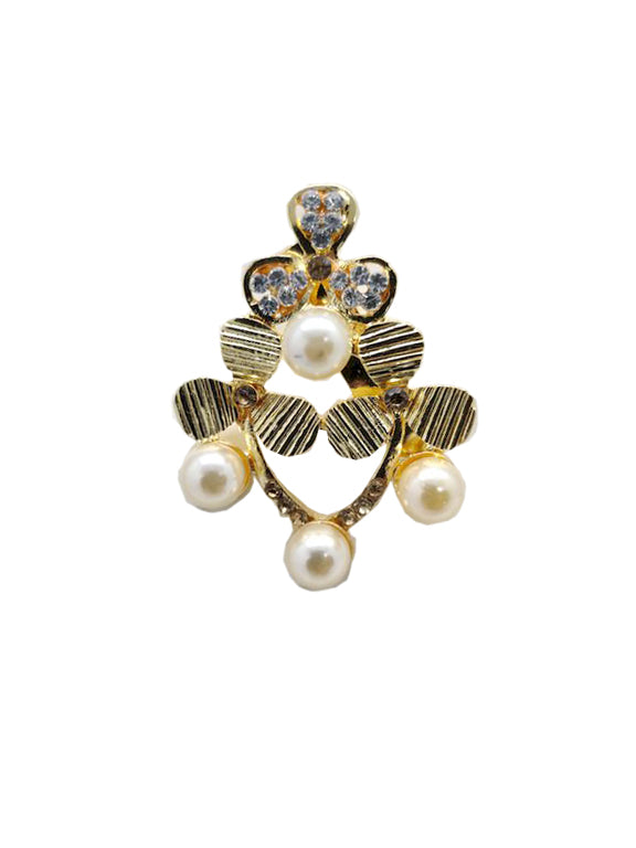 golden-fan-design-with-pearl-brooch