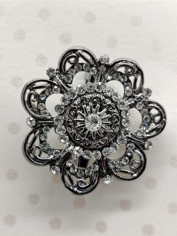 silver-rusted-flower-design-brooch