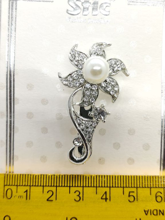 white-pearl-silver-flower-brooch