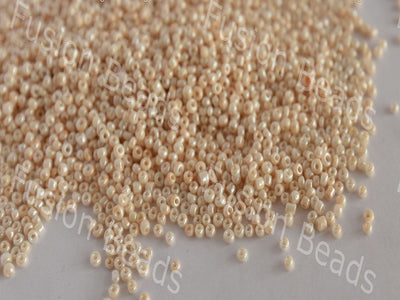 Opaque Biege Round Seed Beads (420044701730)
