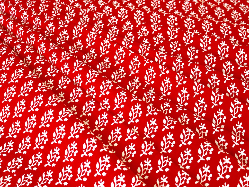 red-flower-print-design-cotton-fabric-rpd47-maroon-c