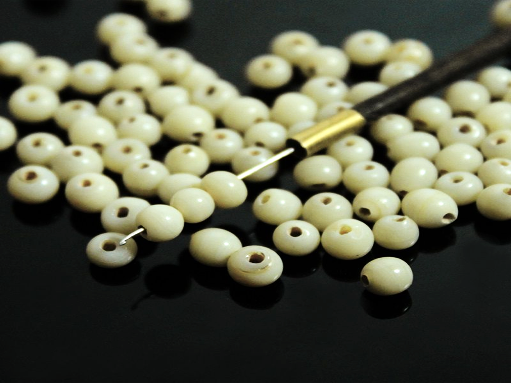 cream-spherical-ceramic-beads