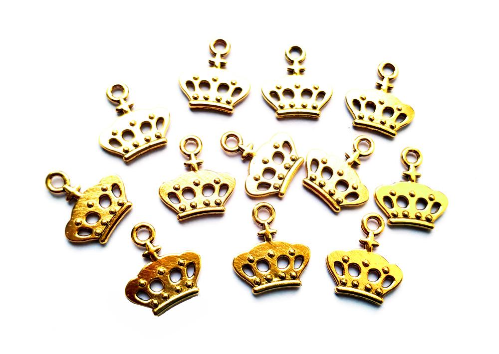 antique-golden-crown-charms