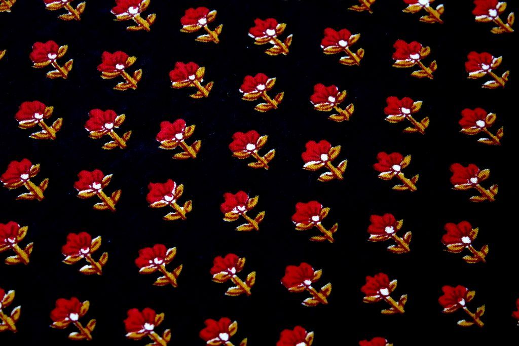 black-red-floral-printed-pure-cotton-fabric