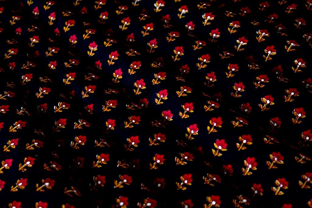 black-red-floral-printed-pure-cotton-fabric