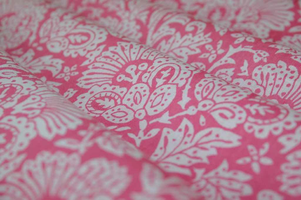 pink-floral-printed-pure-cotton-fabric