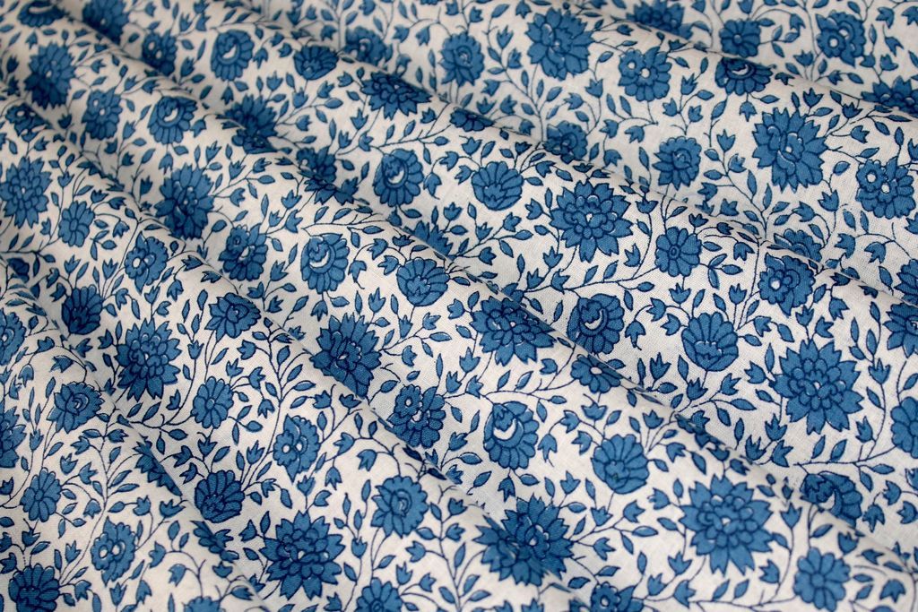 blue-floral-printed-pure-cotton-fabric-2