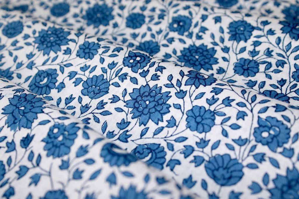 blue-floral-printed-pure-cotton-fabric-2