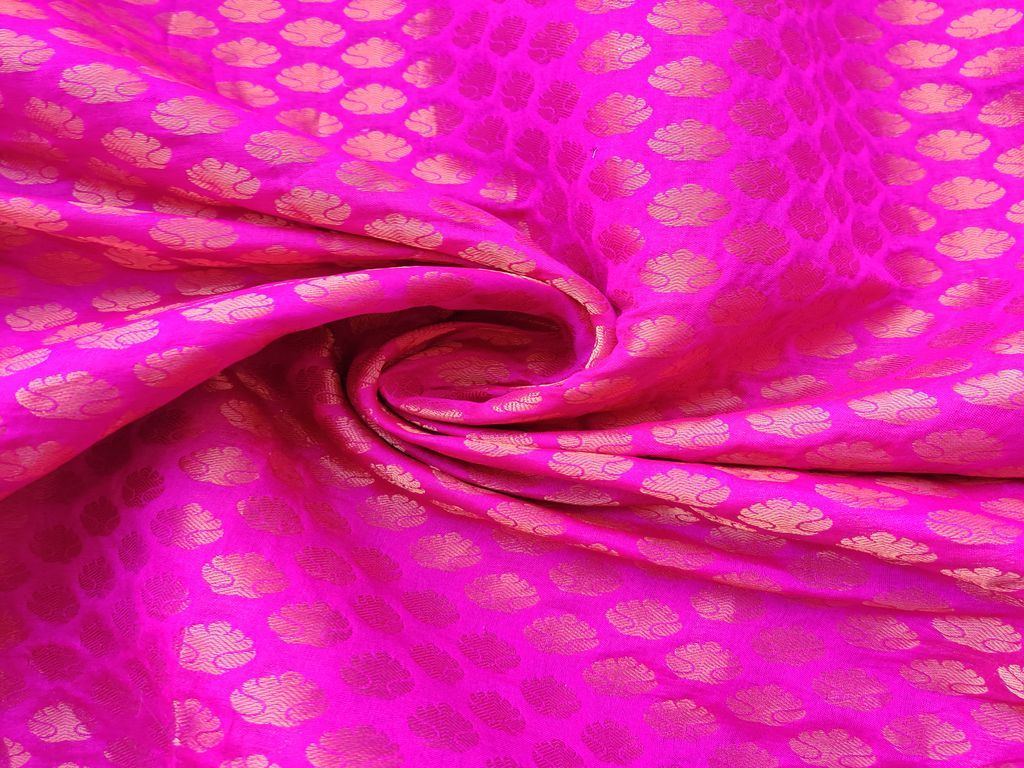 magenta-golden-banarsi-brocade-fabric