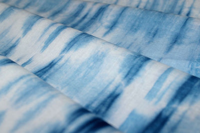 blue-white-abstract-tie-and-dye-printed-pure-cotton-fabric