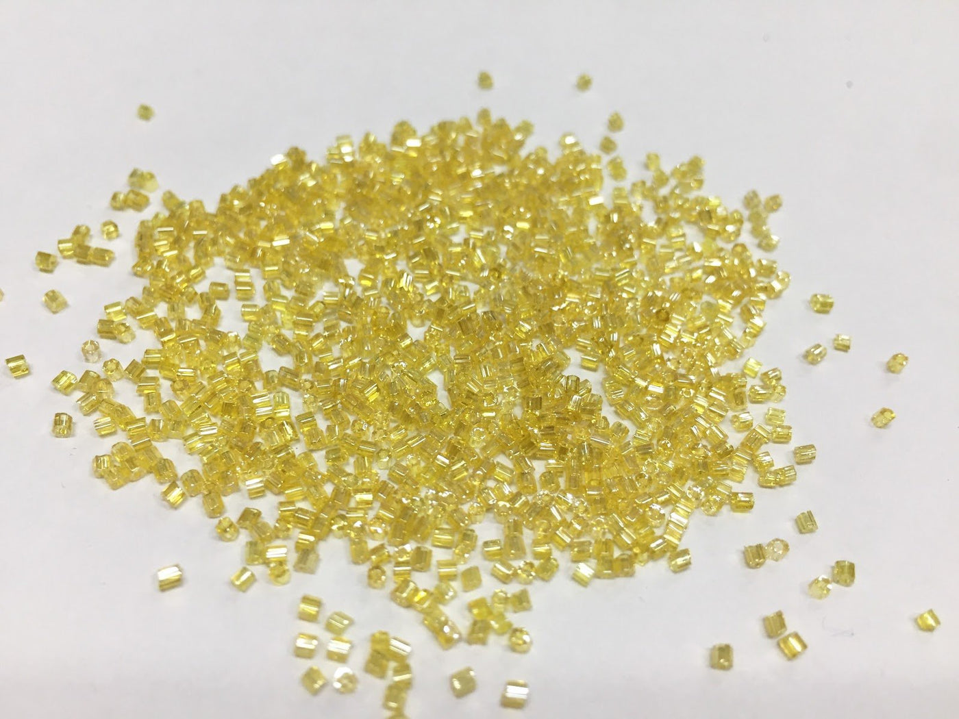 premium-yellow-lustre-2-cut-glass-beads-15-0