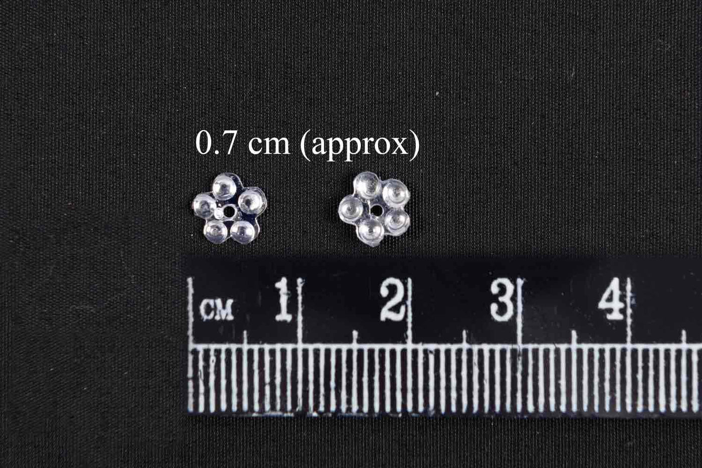 flower-shape-plastic-sequins-sitara-in-silver-color