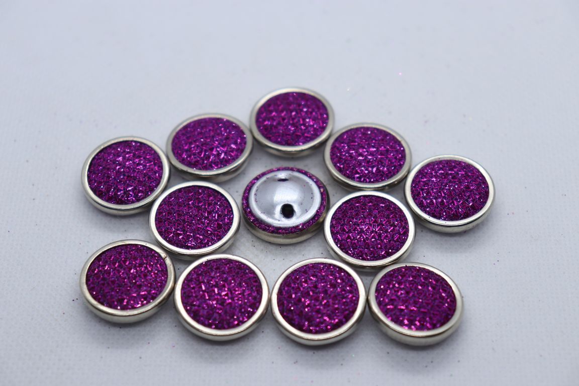 dark-pink-metal-ring-sugar-design-coat-button