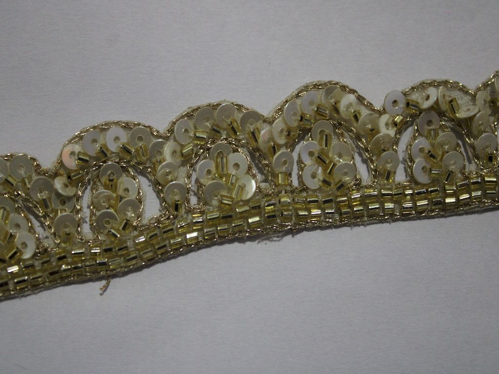 handwork-and-sequin-pearl-trim-4